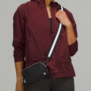 Lululemon Everywhere Crossbody Bag